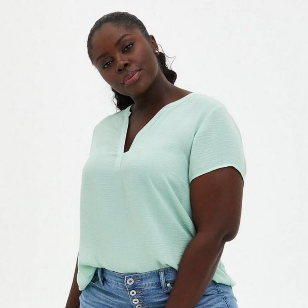 Torrid Gauze Split Front Pullover Top Size 3